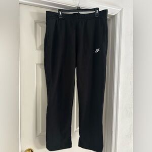 NWT Men’s Nike straight Leg Sweatpants